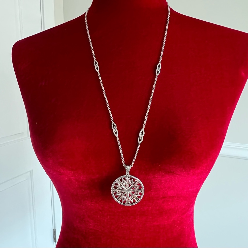 Andrea Candela enhancer and chain